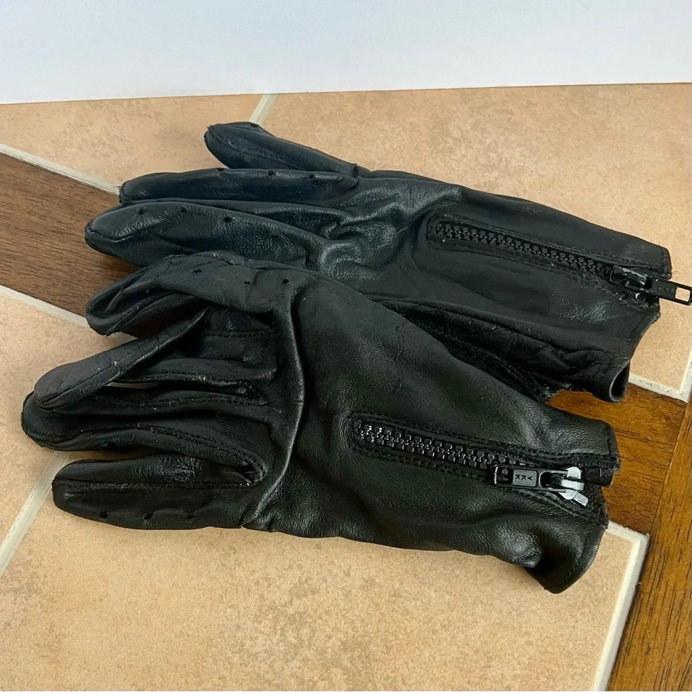 Women’s Medium Black Zip Leather Motorcycle Biker Gloves Excellent Condition!